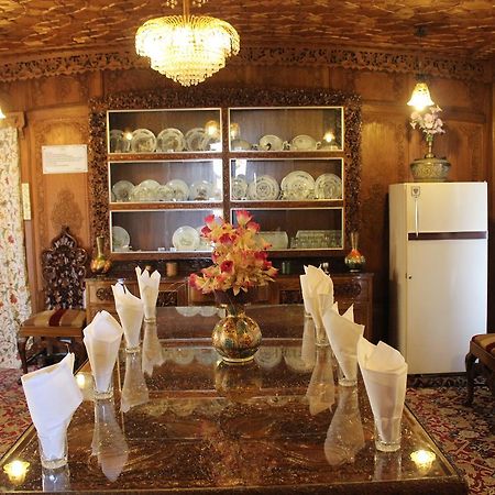 Wangnoo Worth Houseboats Hotel Srinagar  Exterior photo